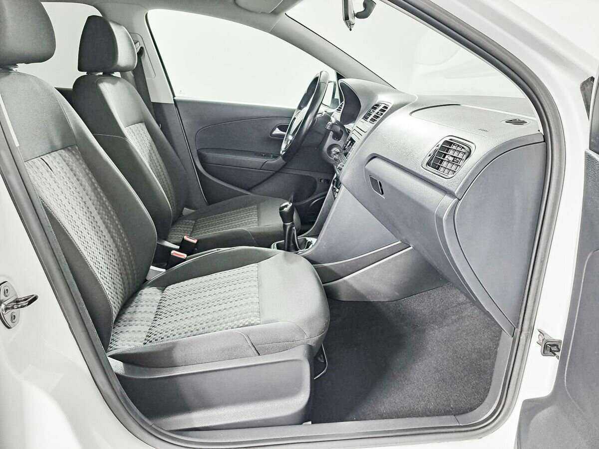 Фольксваген Поло б/у, 2015, Механическая. Фото: #9