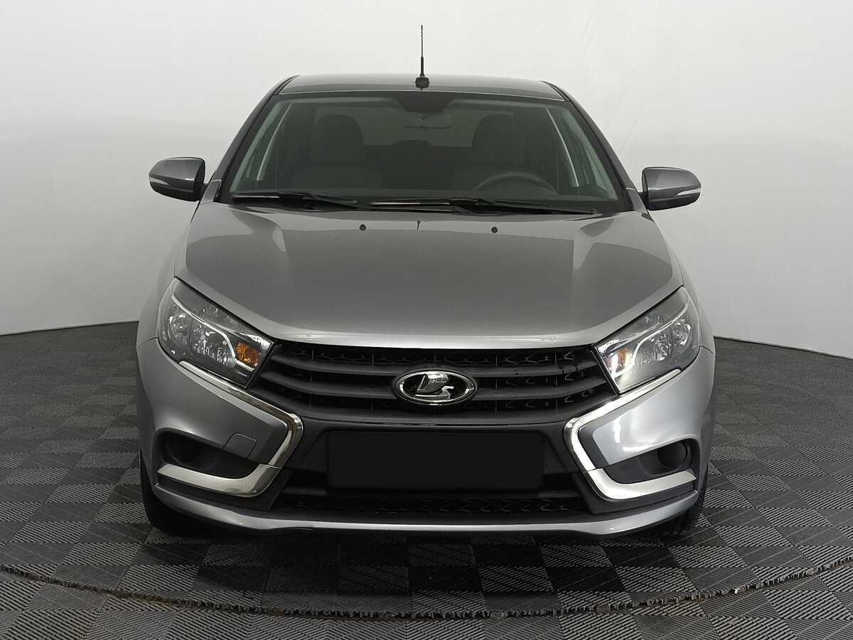 Лада (ВАЗ) Веста б/у, 2018, Механическая. Фото: #1